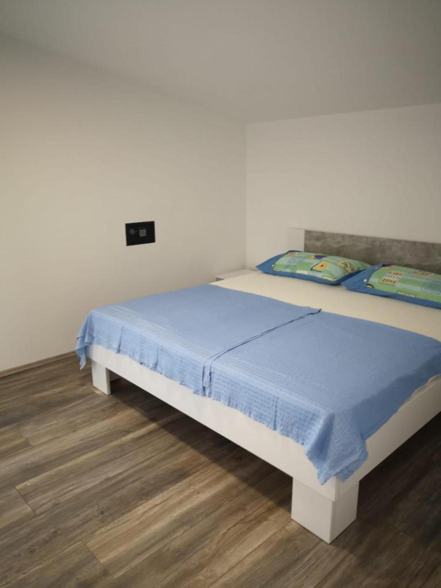 Apartments Tara Ražanac Quarto foto